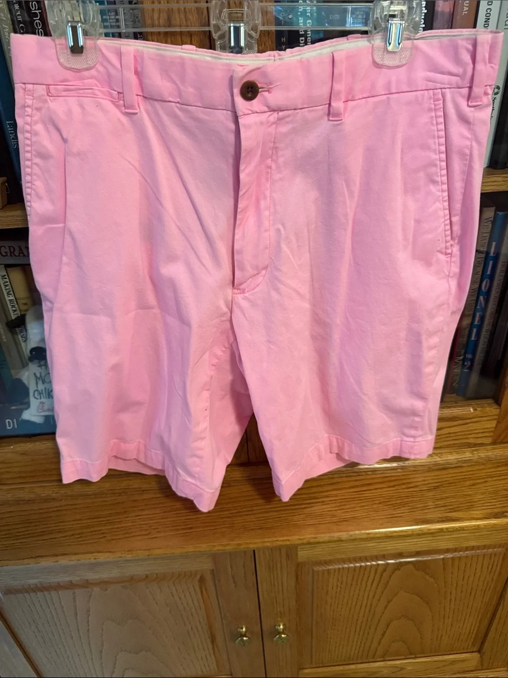 Flat-Front Men's Shorts in Pink – Classic Summer Staple
